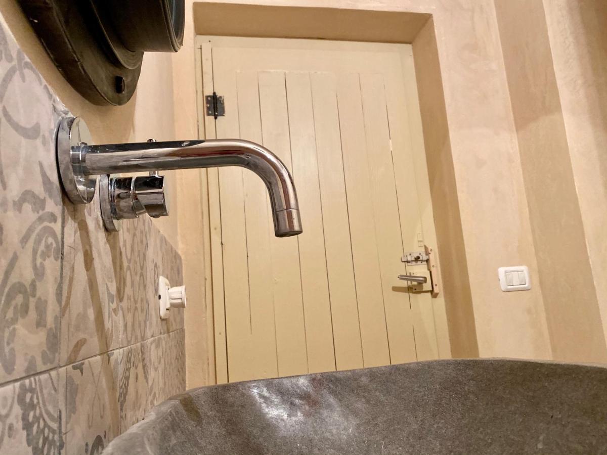 Ca Strignano Suite, Typical House 카스트리냐노델카포 외부 사진