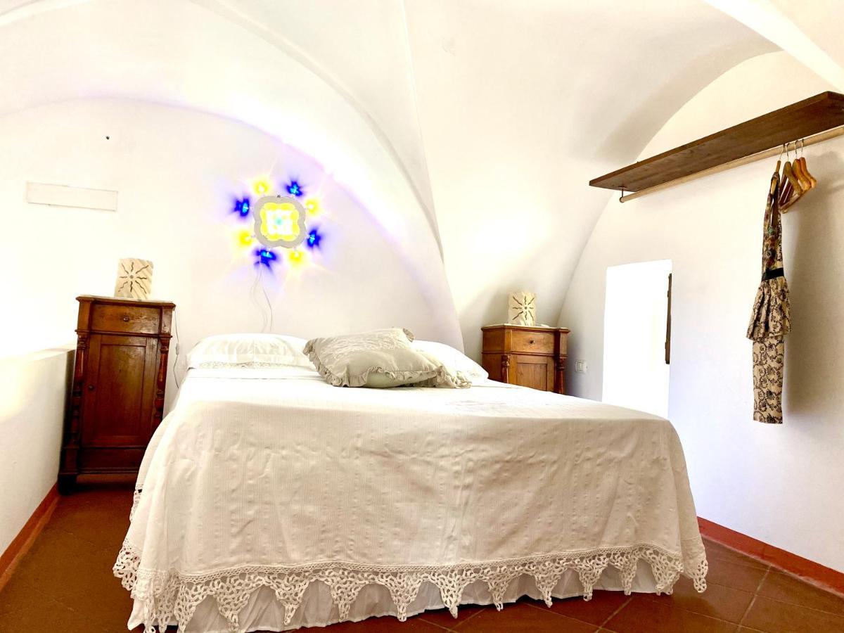 Ca Strignano Suite, Typical House 카스트리냐노델카포 외부 사진